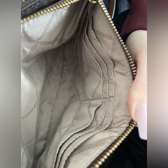 Micheal Kors Crossbody Bag, just like new - Picture 4 of 9